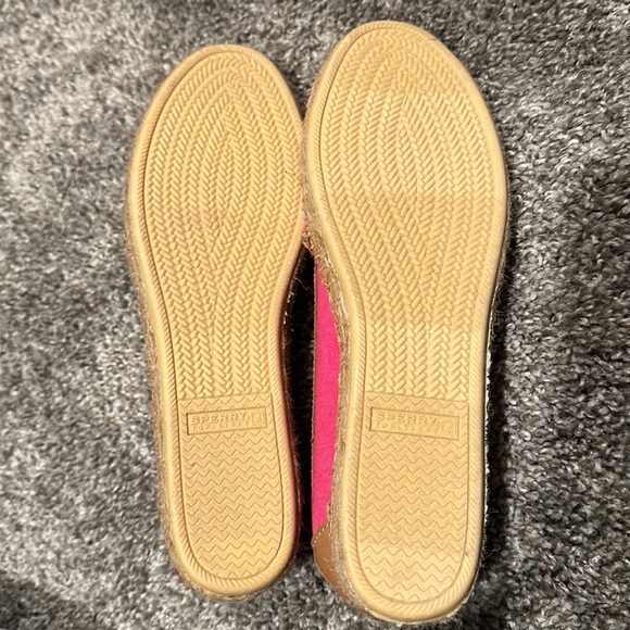 New pink Sperry Top-siders. Size 6 - Picture 6 of 7